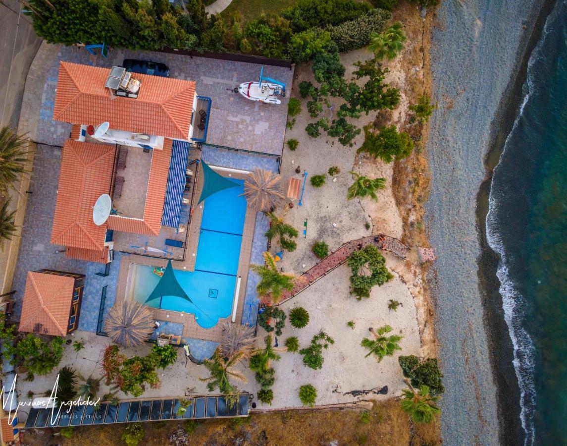 Astrofegia Beachfront Villa Pomósz Kültér fotó