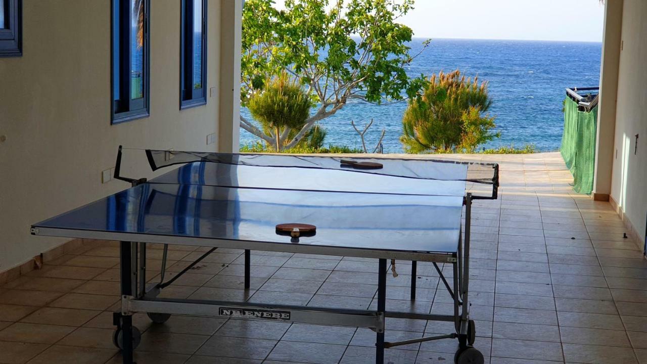 Astrofegia Beachfront Villa Pomósz Kültér fotó