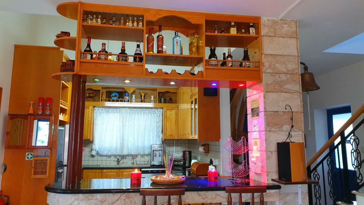 Astrofegia Beachfront Villa Pomósz Kültér fotó